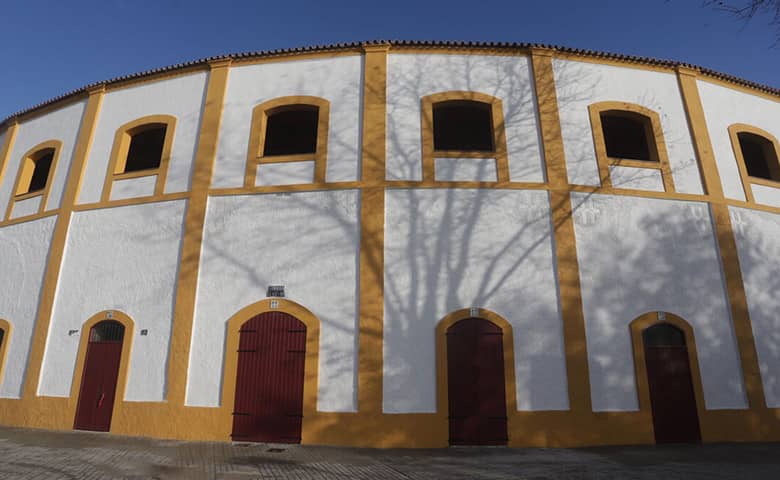 Frontal de la Plaza de toros de la Línea de la Concepción